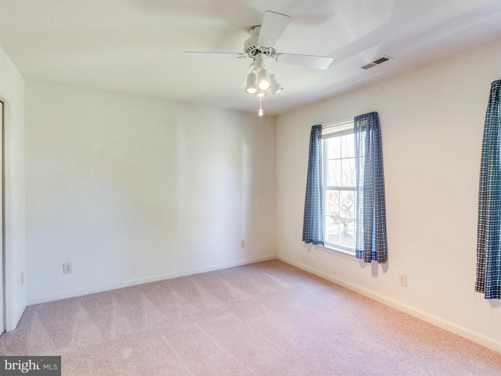 HAMPTON OAKS - Residential