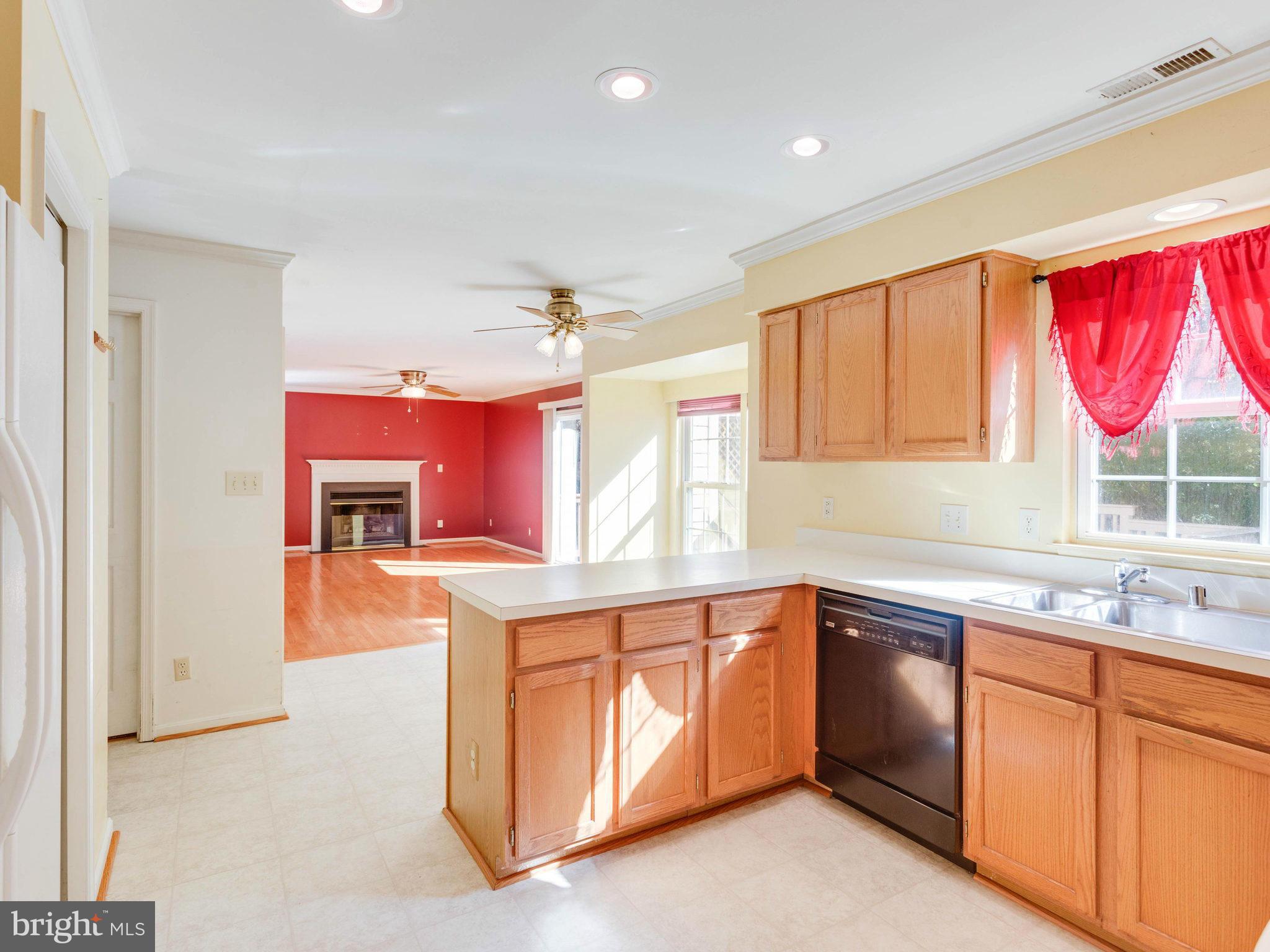 HAMPTON OAKS - Residential