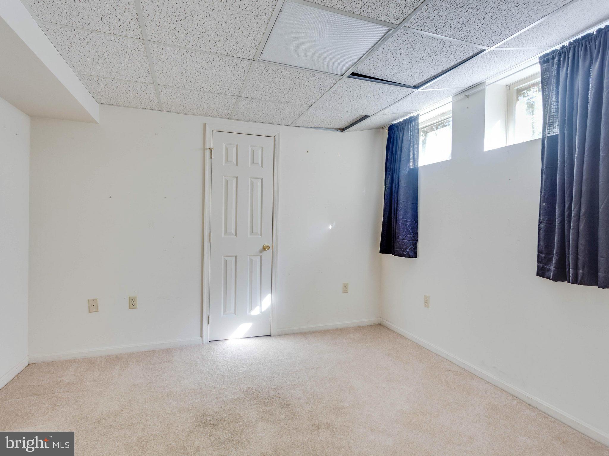 HAMPTON OAKS - Residential