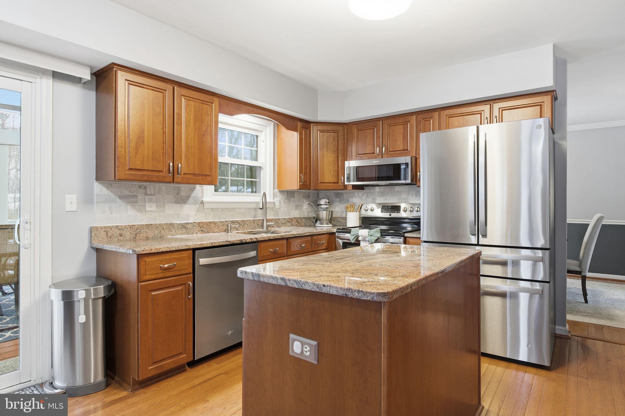 2509 BUCKINGHAM COURT