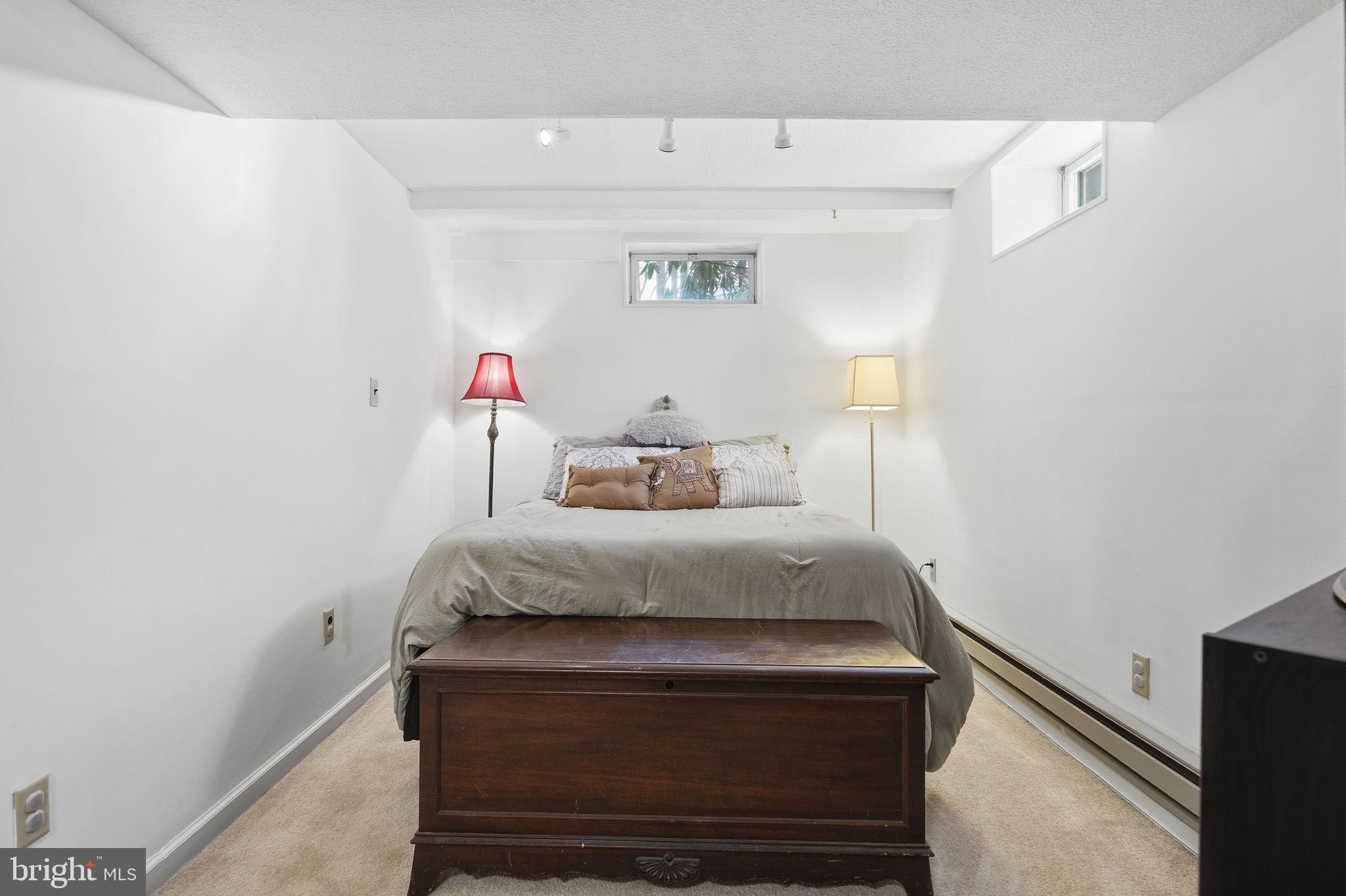 BROADVIEW - Residential