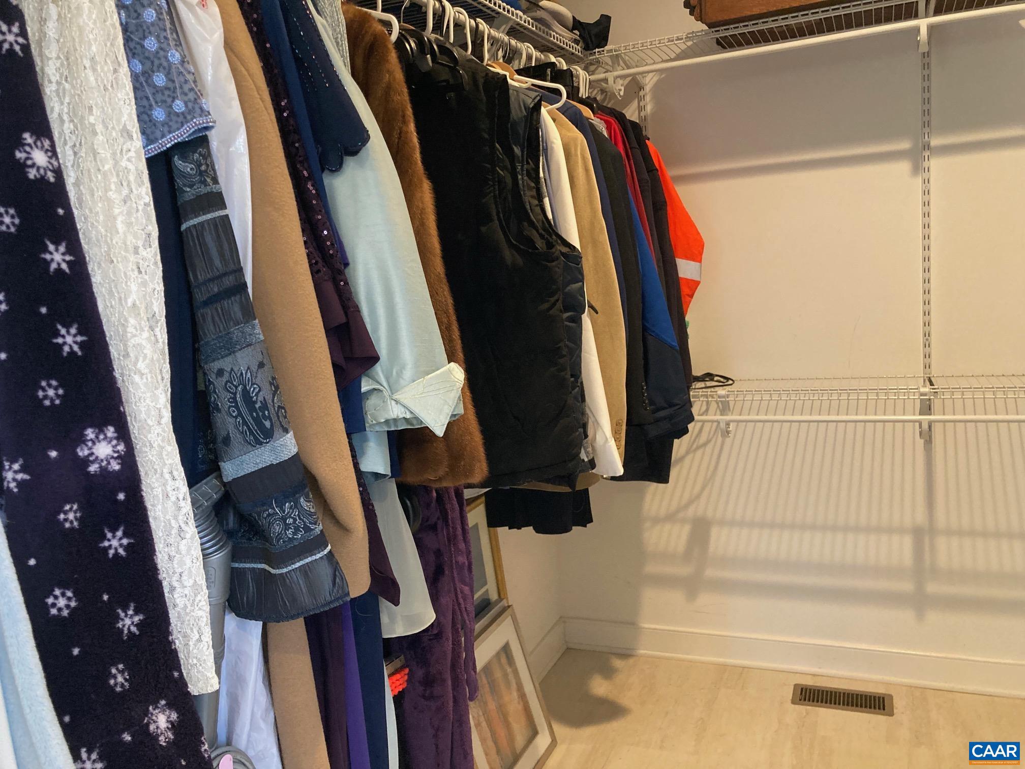 SPRING CREEK - Residential