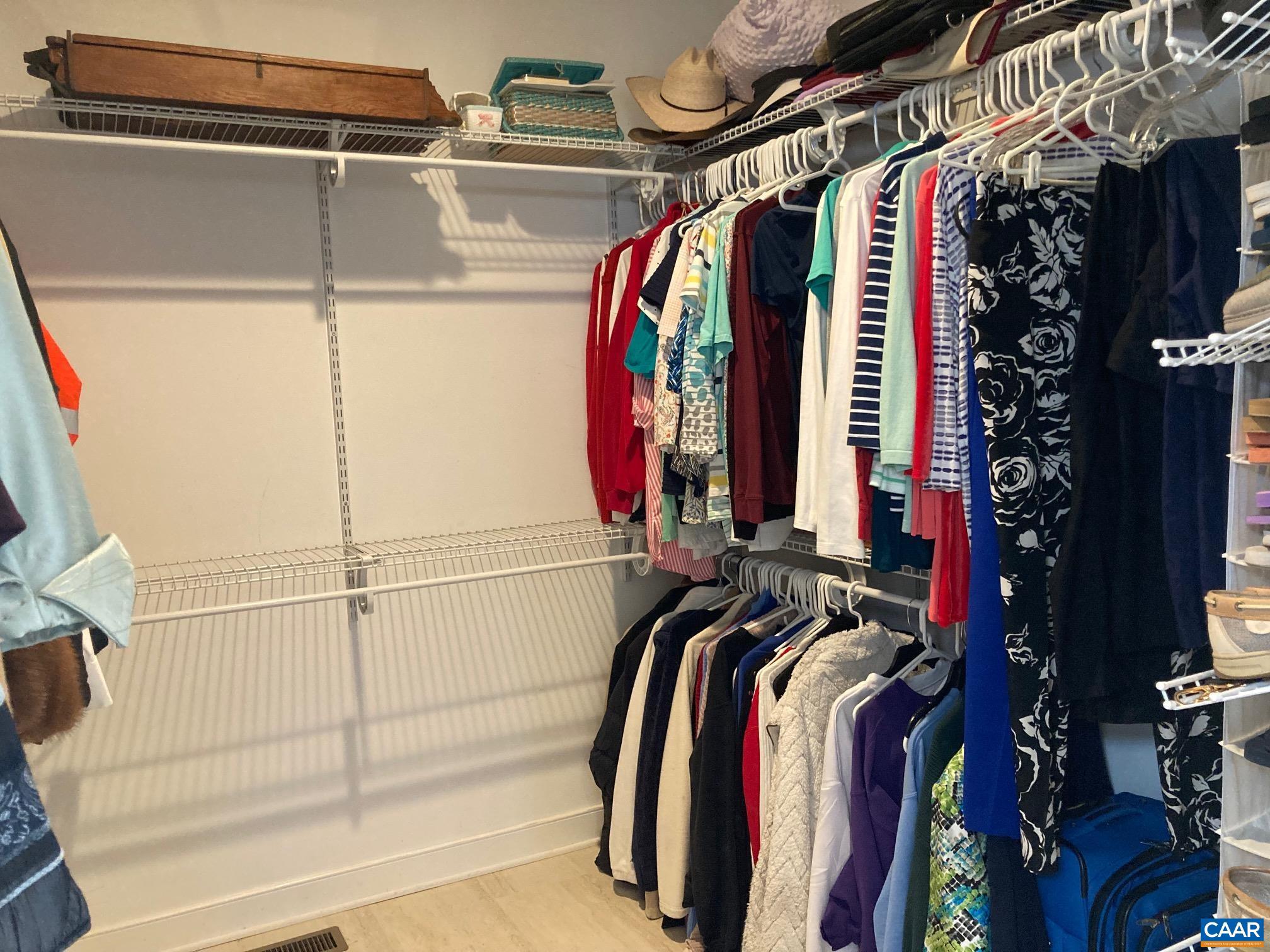 SPRING CREEK - Residential