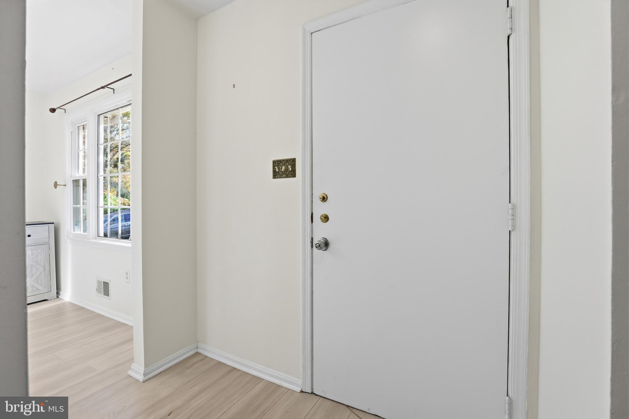 5 HYACINTH COURT 7-3