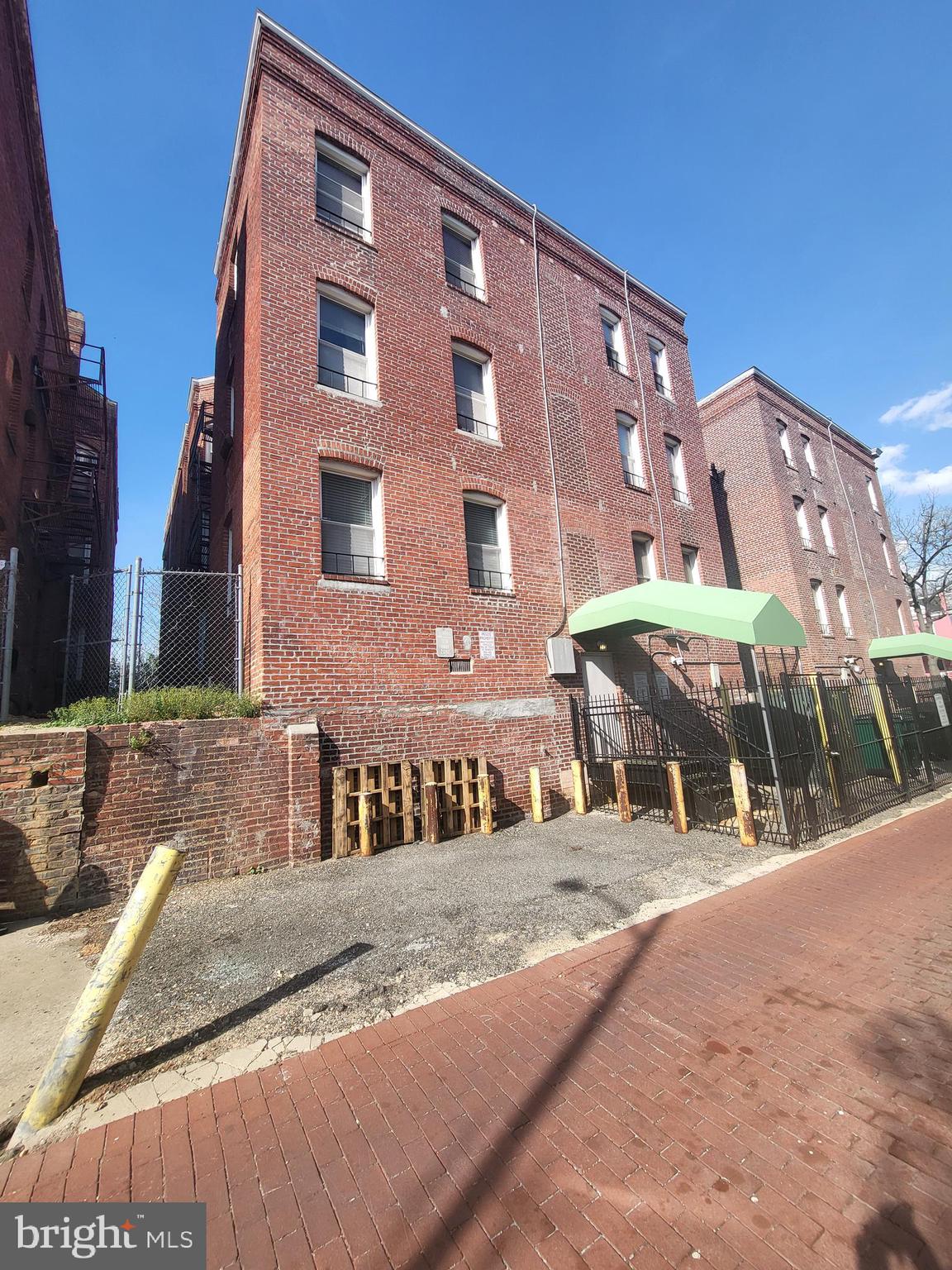 1108 COLUMBIA ROAD NW 202