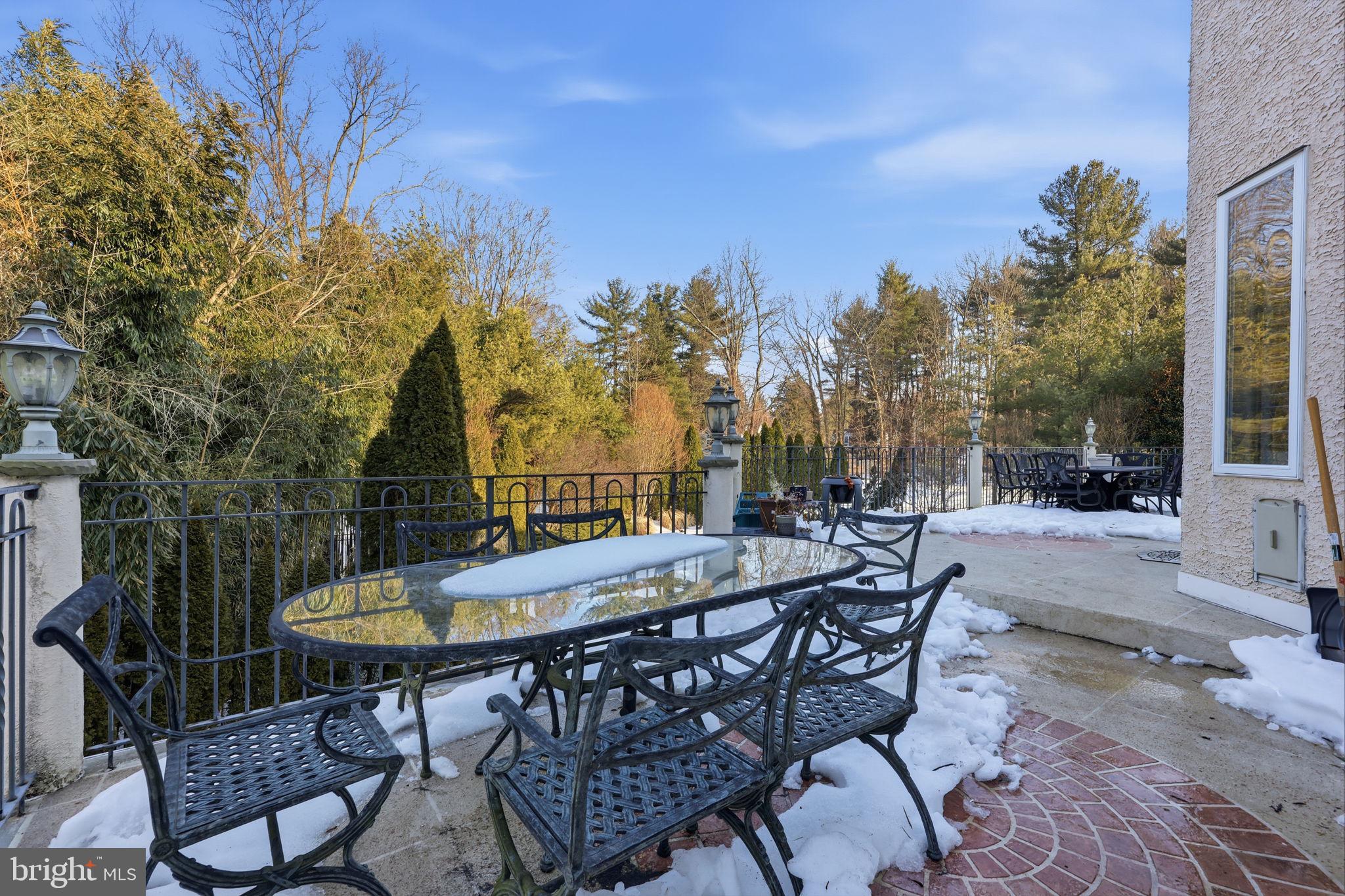 CHURCHVILLE MANOR - Residential