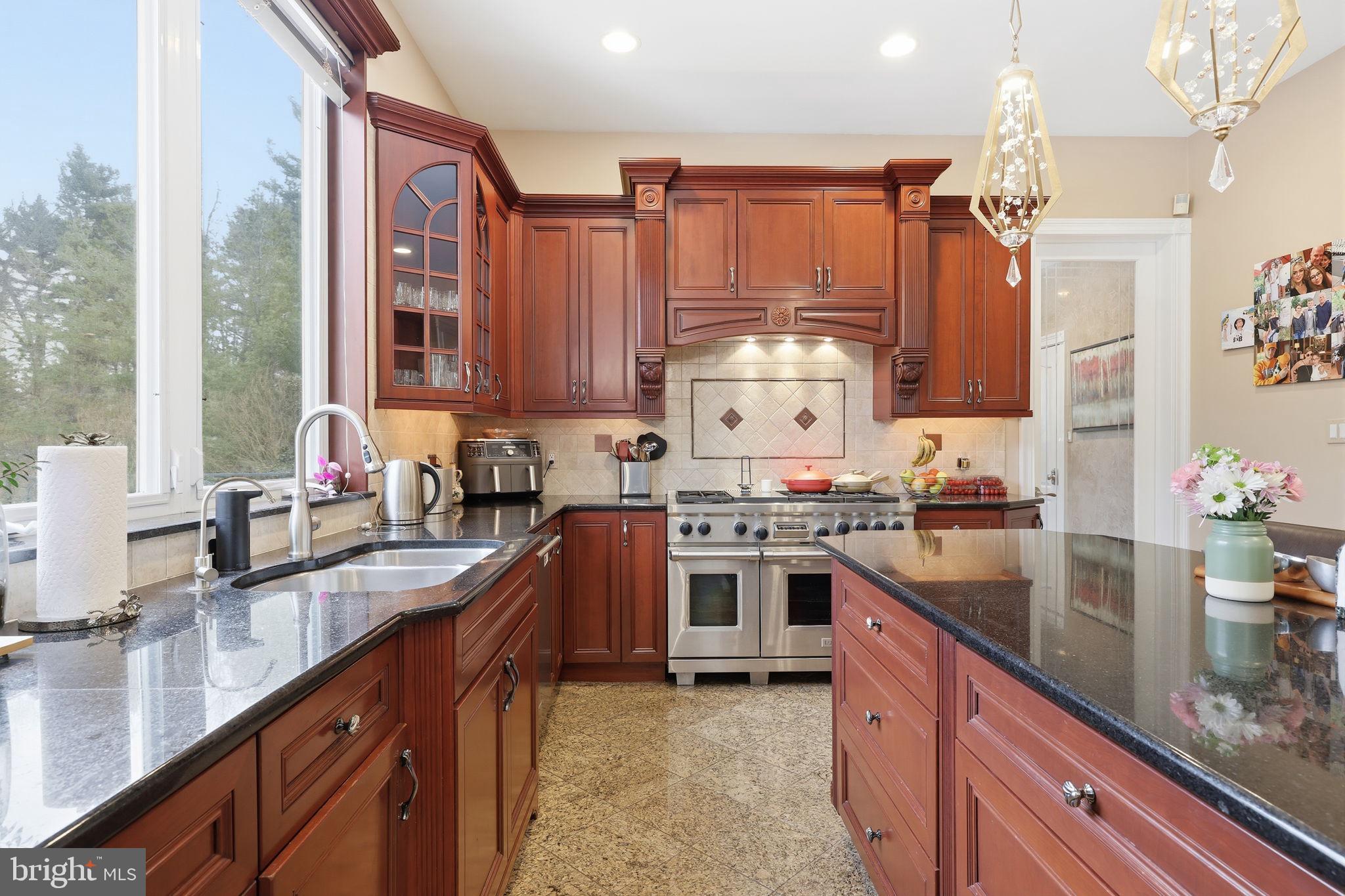 CHURCHVILLE MANOR - Residential