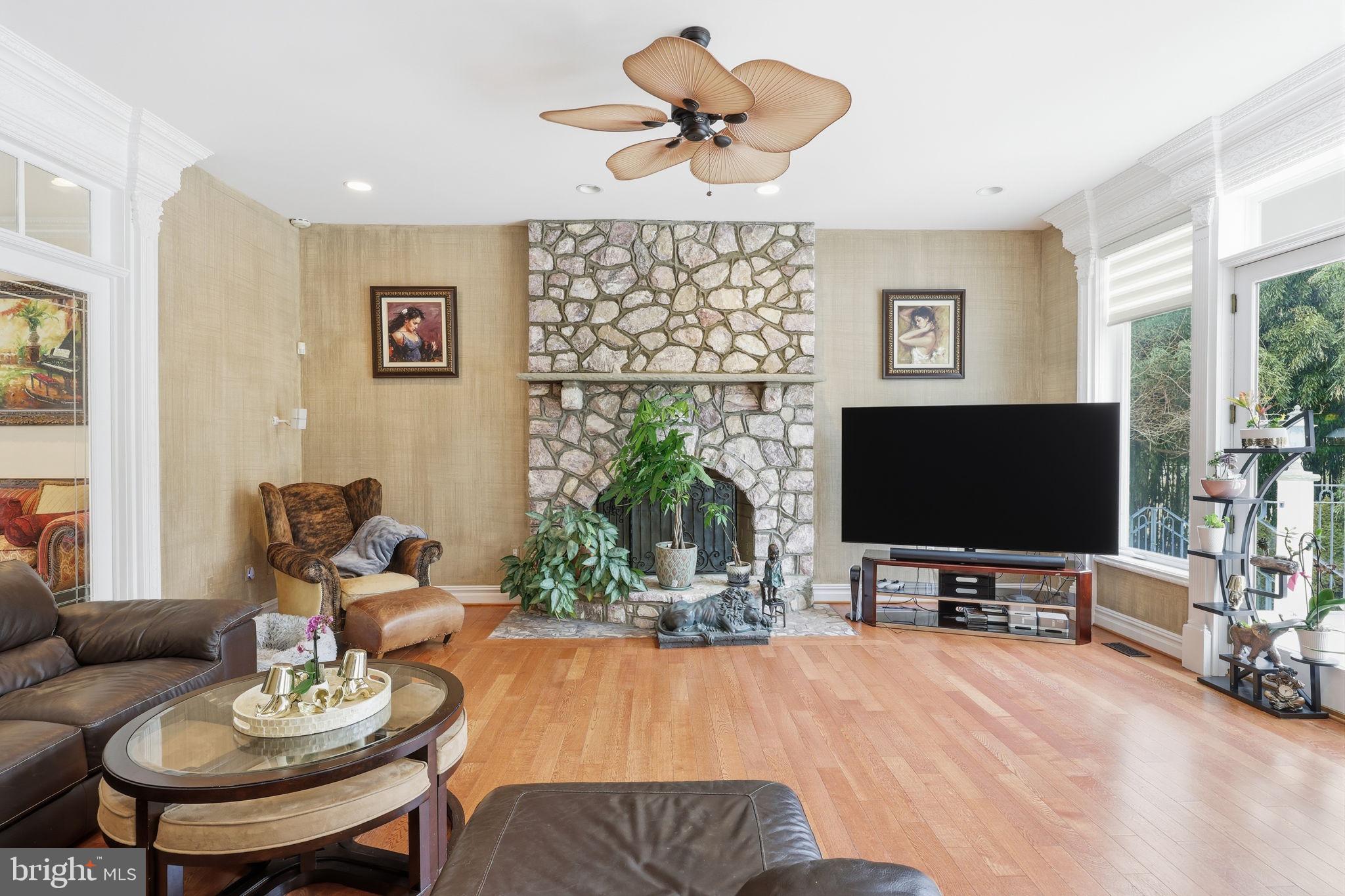 CHURCHVILLE MANOR - Residential