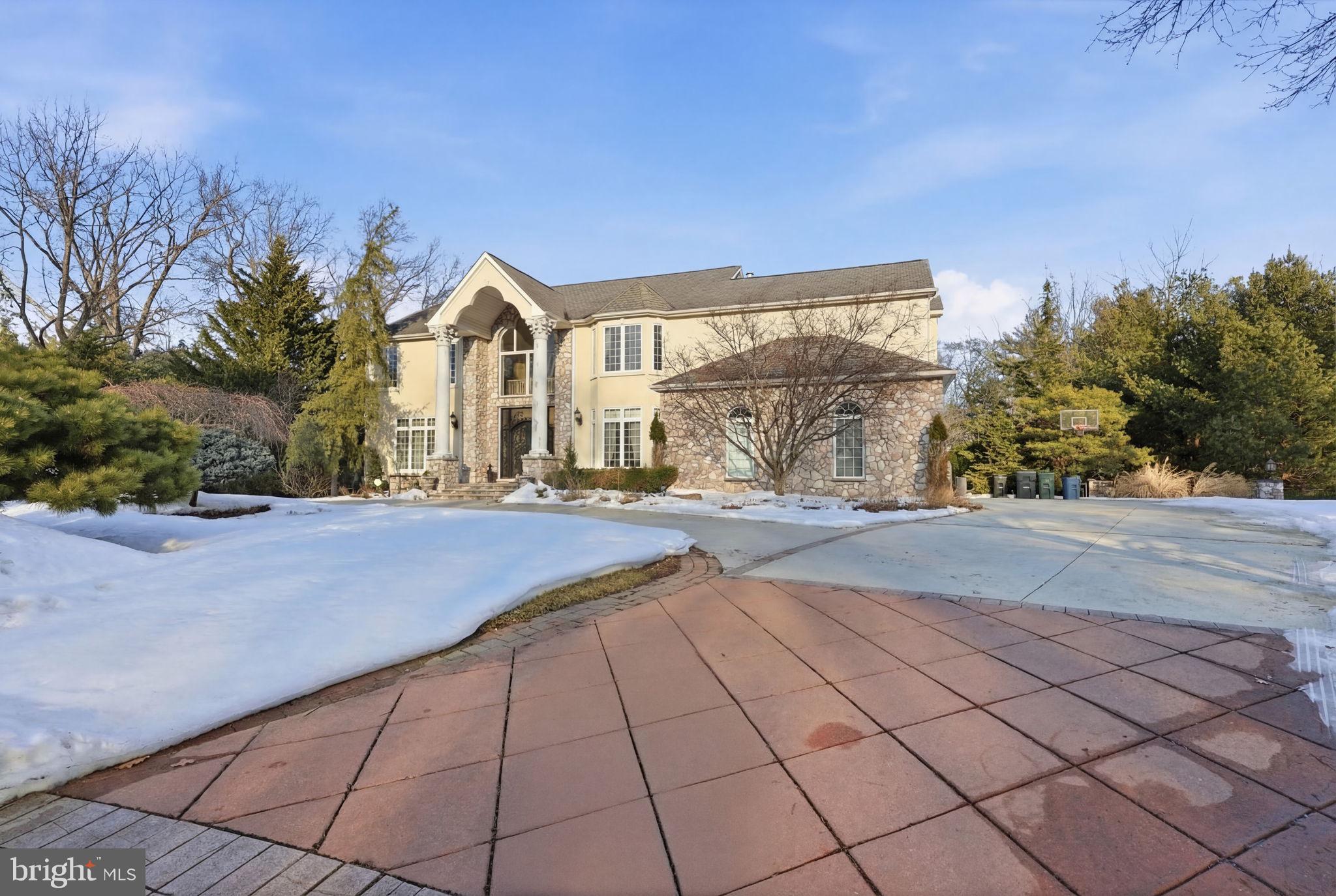 CHURCHVILLE MANOR - Residential