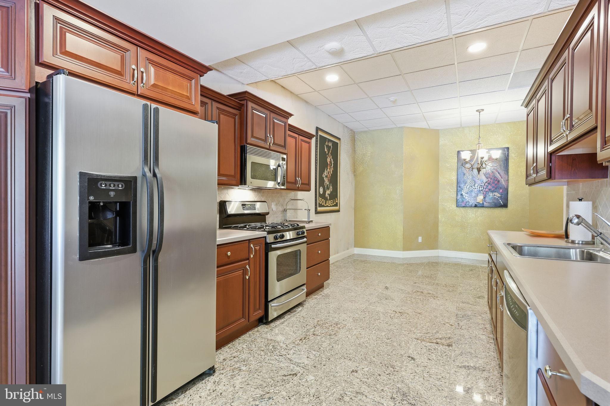 CHURCHVILLE MANOR - Residential