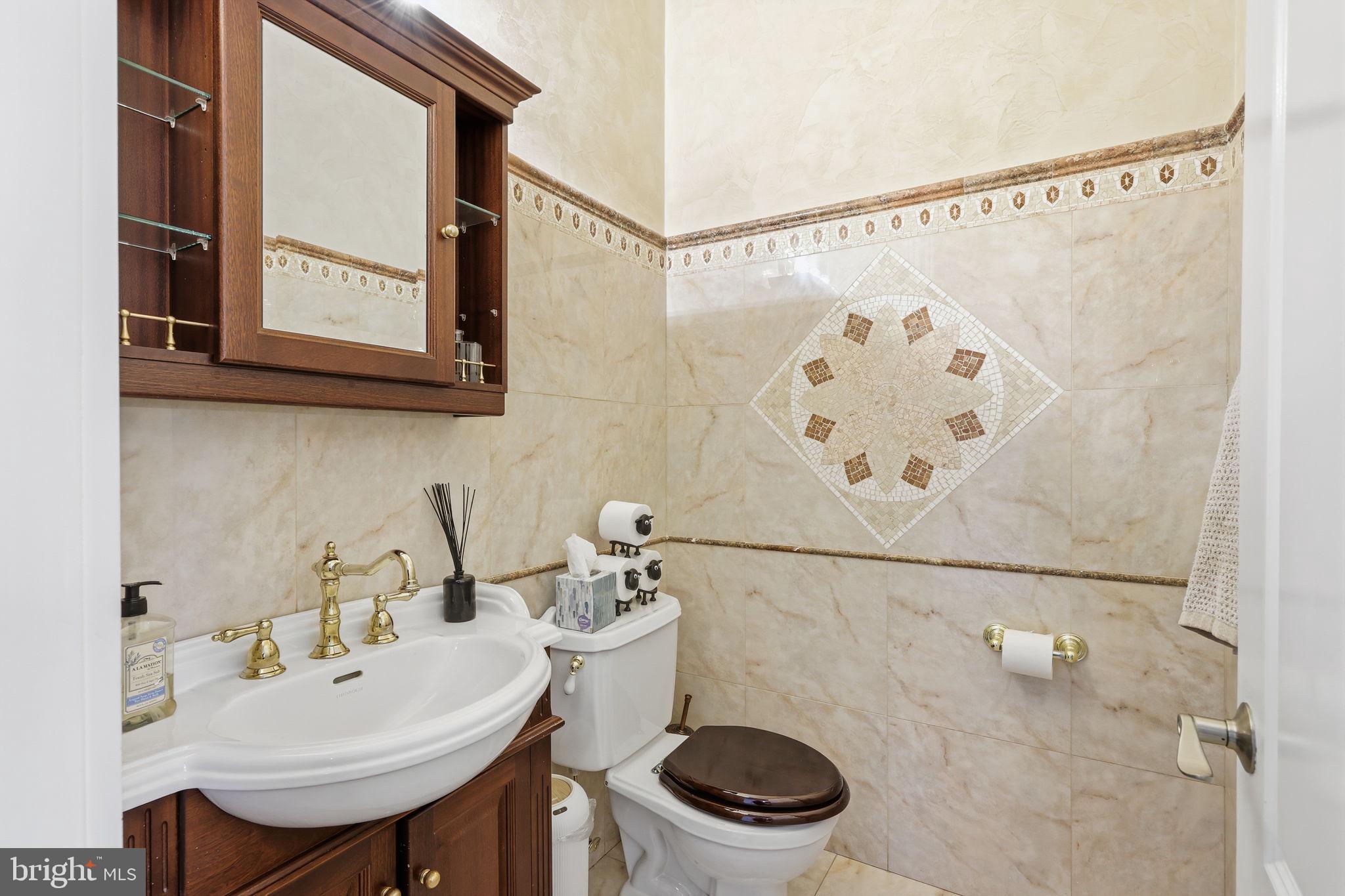 CHURCHVILLE MANOR - Residential