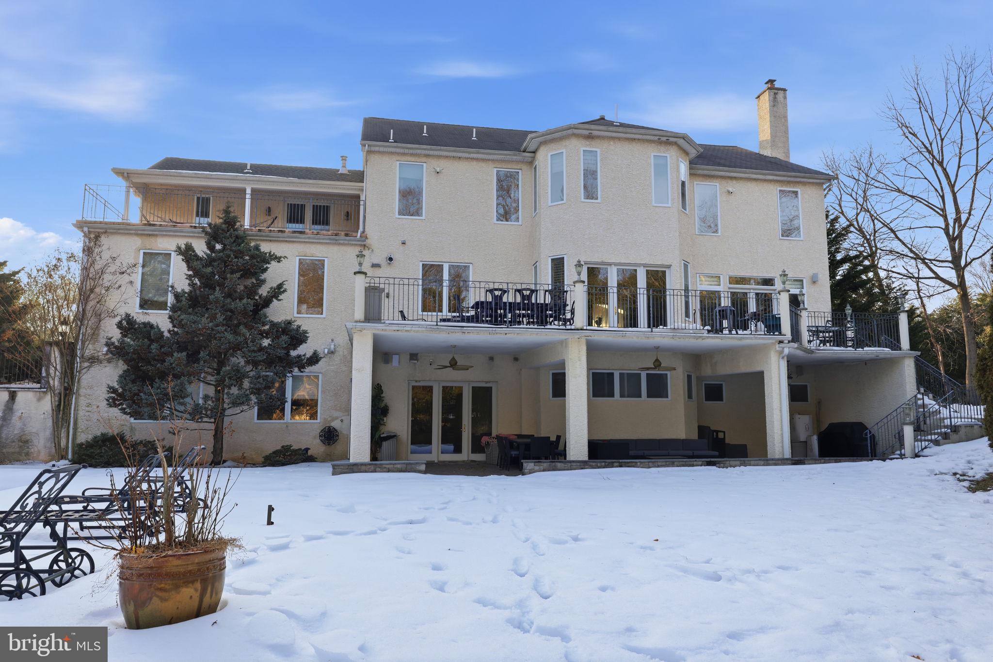 CHURCHVILLE MANOR - Residential