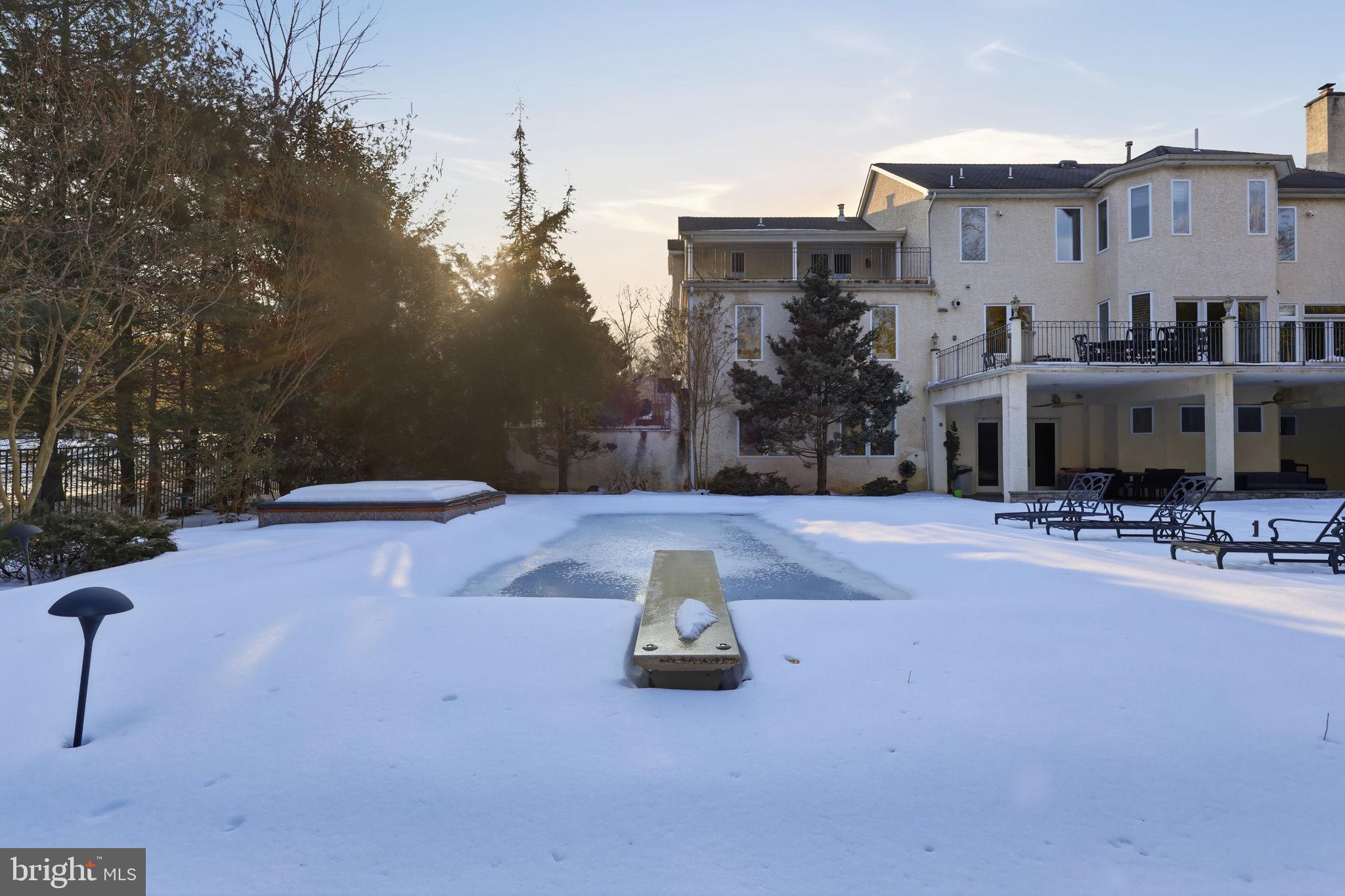 CHURCHVILLE MANOR - Residential