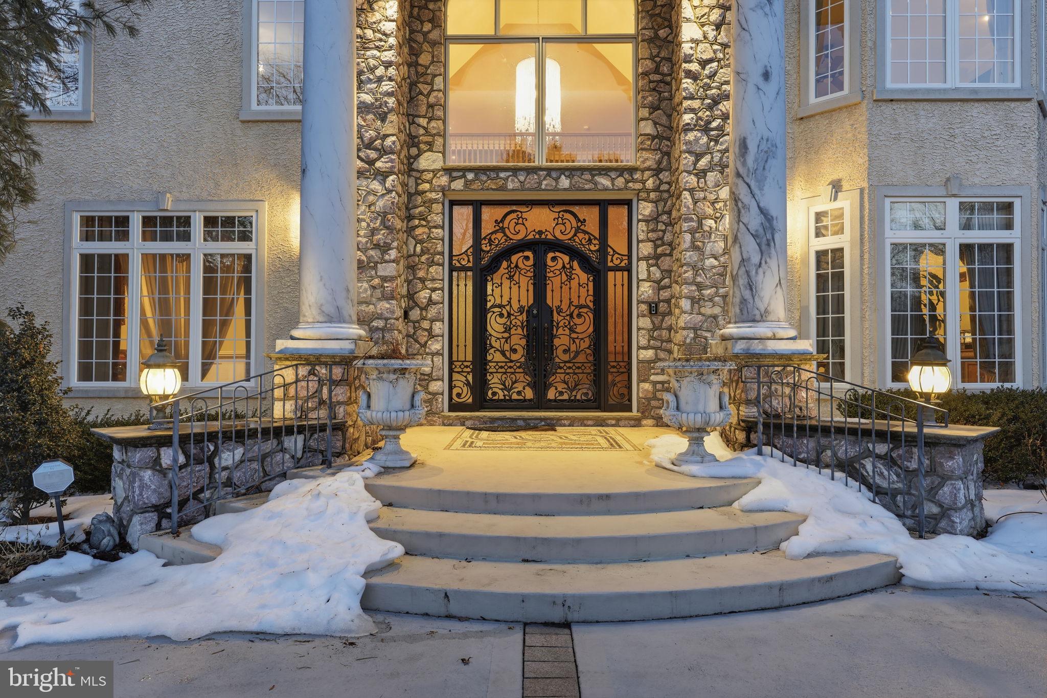 CHURCHVILLE MANOR - Residential