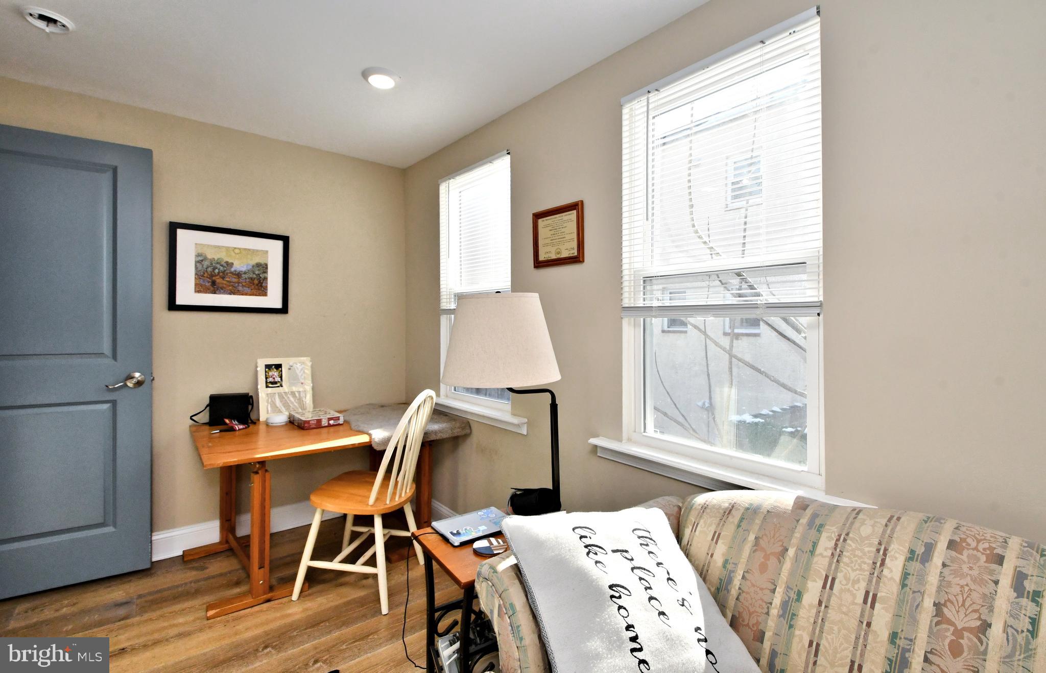DICKINSON NARROWS - Residential Lease