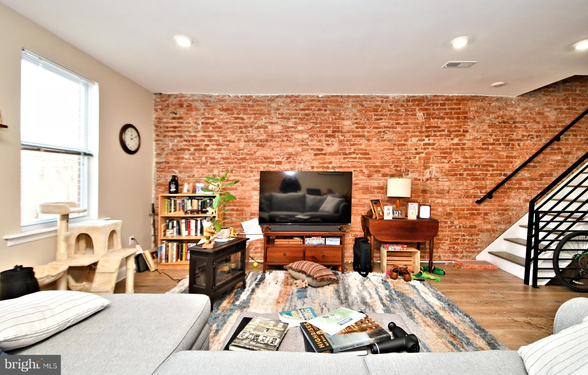 DICKINSON NARROWS - Residential Lease