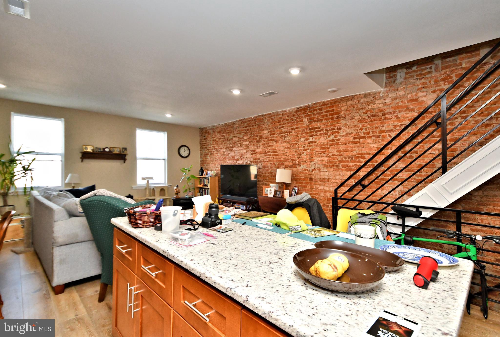 DICKINSON NARROWS - Residential Lease