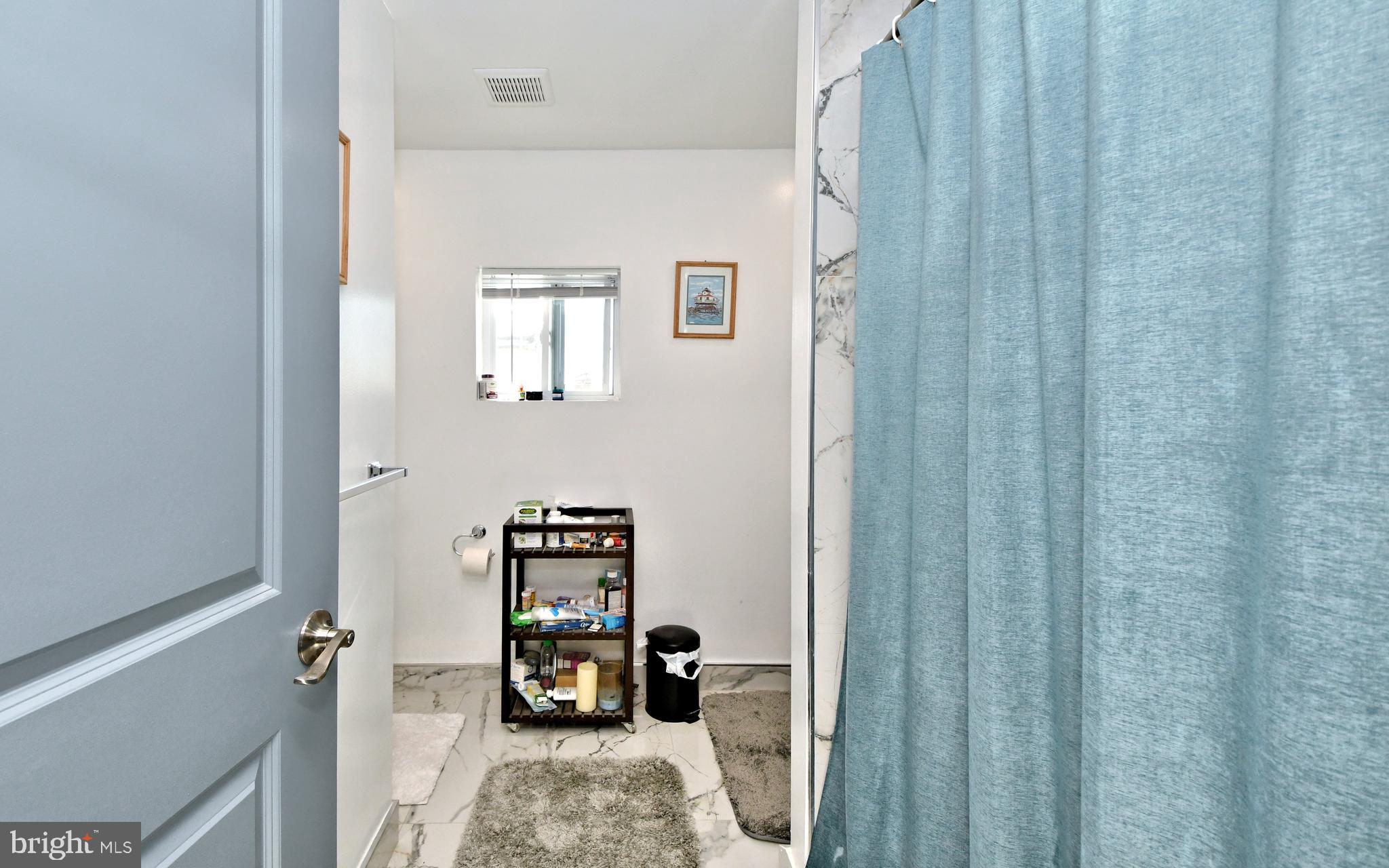 DICKINSON NARROWS - Residential Lease