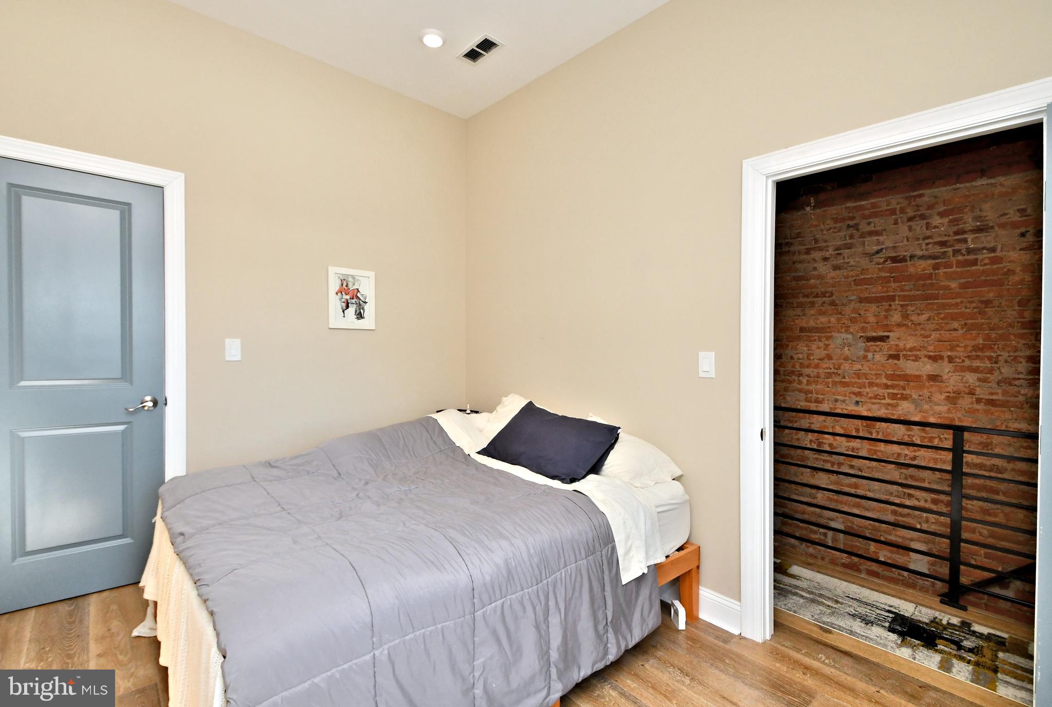 DICKINSON NARROWS - Residential Lease