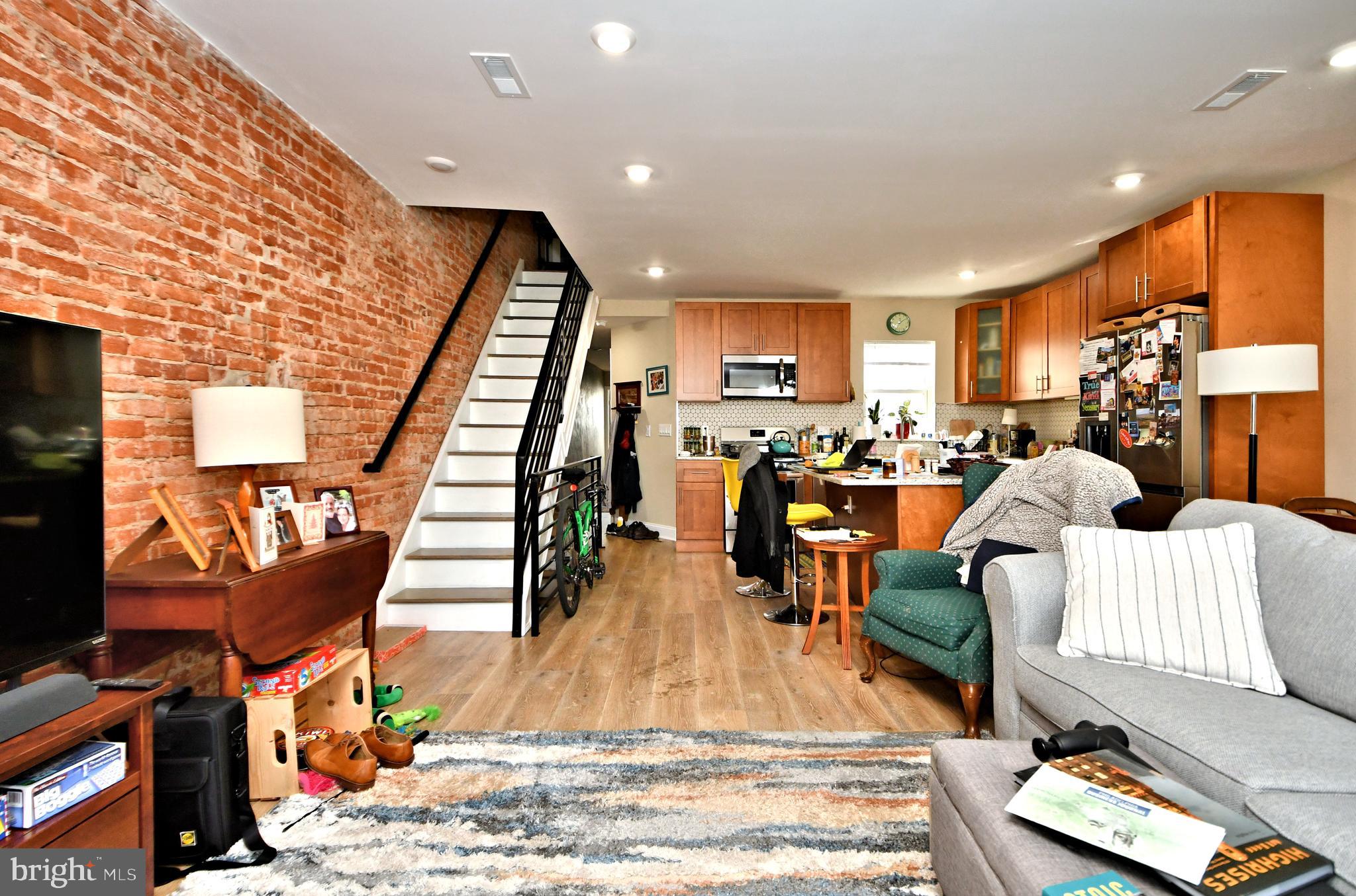 DICKINSON NARROWS - Residential Lease