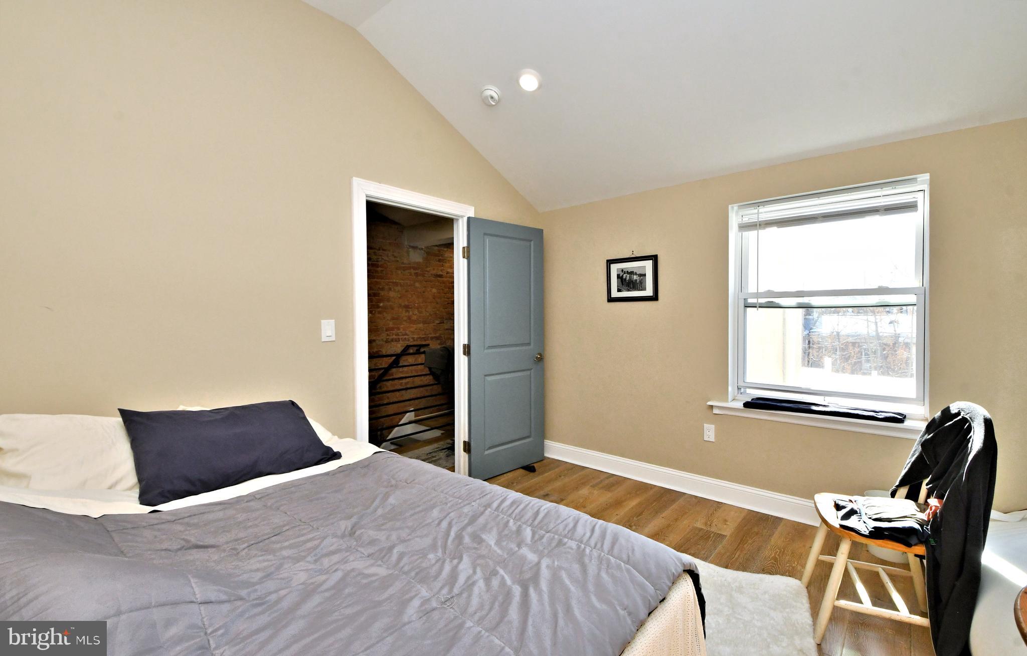 DICKINSON NARROWS - Residential Lease