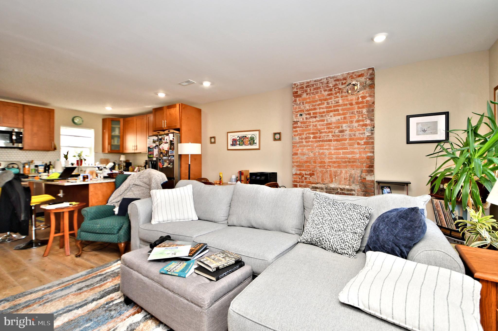 DICKINSON NARROWS - Residential Lease