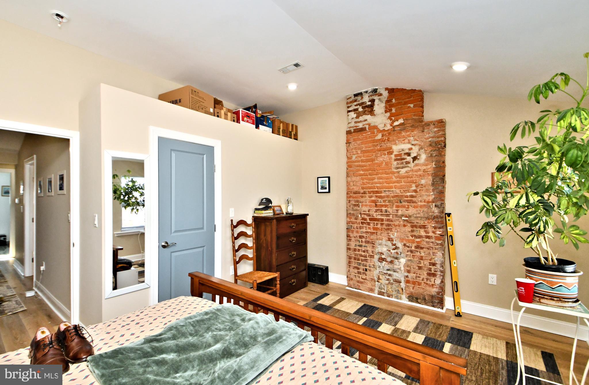 DICKINSON NARROWS - Residential Lease