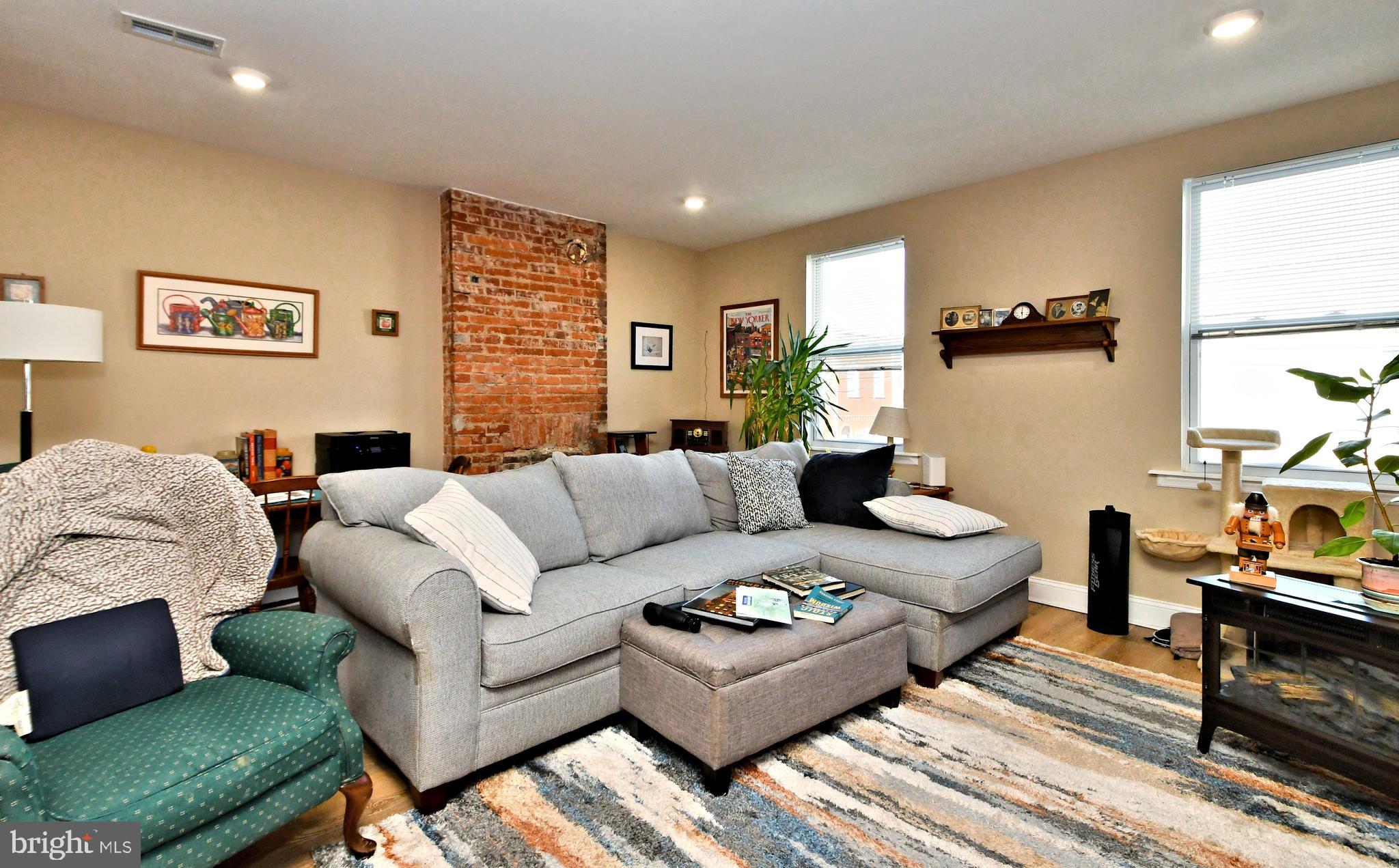 DICKINSON NARROWS - Residential Lease