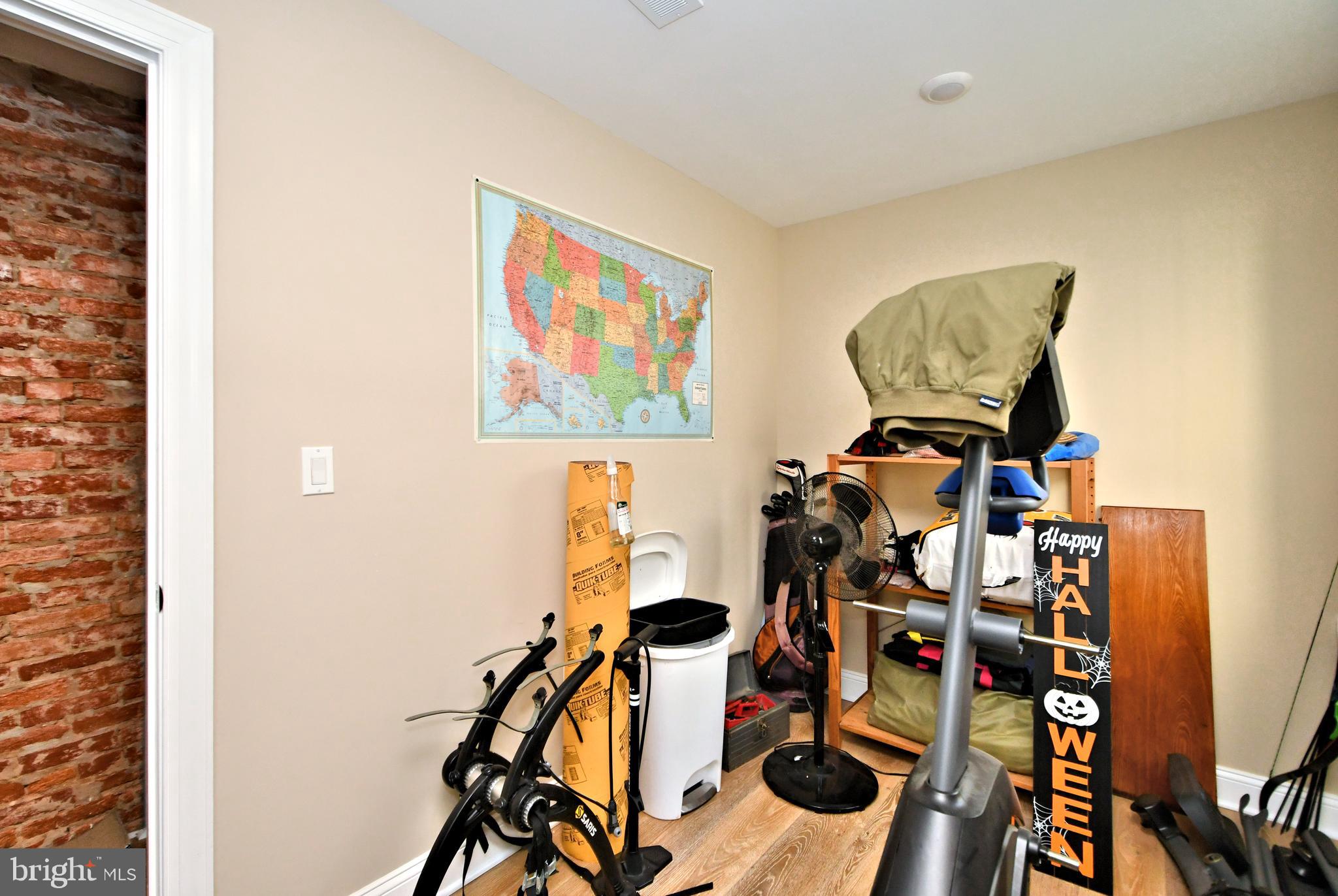DICKINSON NARROWS - Residential Lease