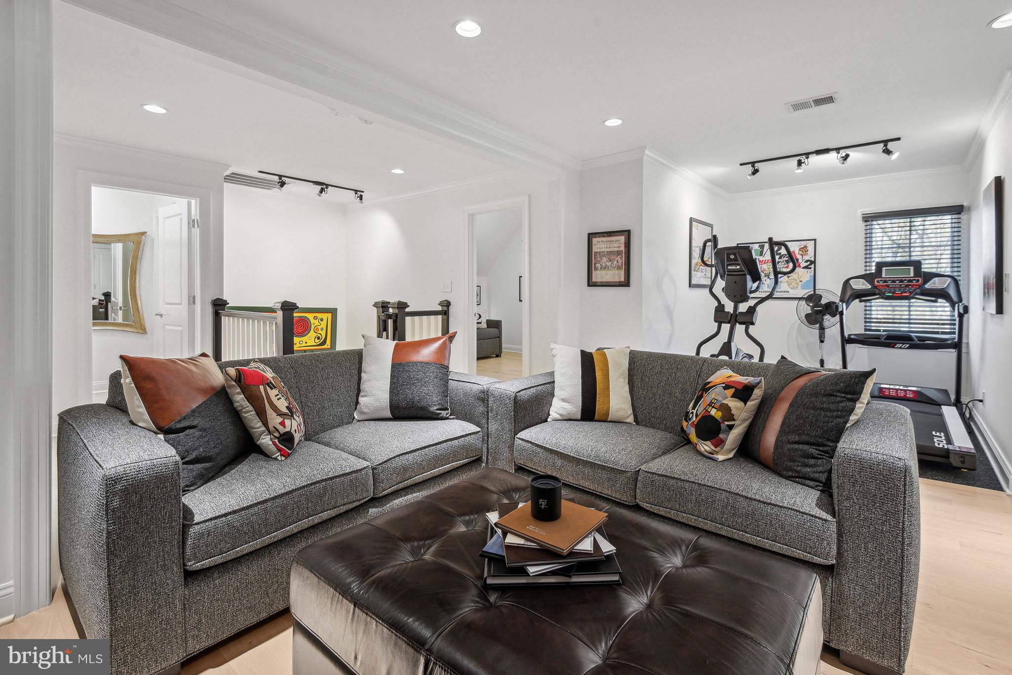 CHEVY CHASE - Residential