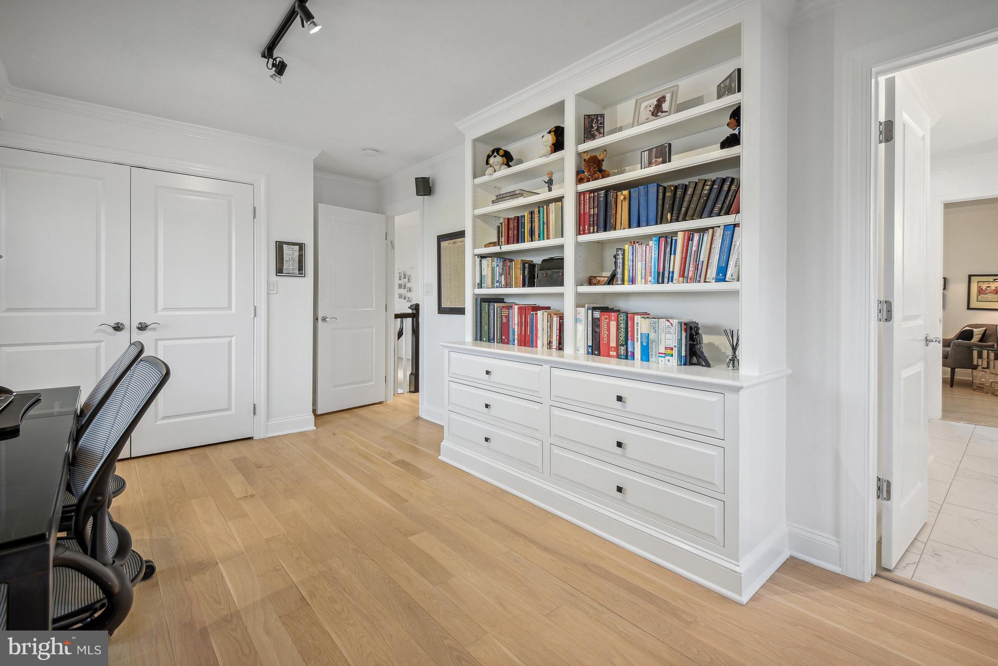 CHEVY CHASE - Residential