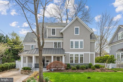 Photo of 4408 Leland Street, Chevy Chase, MD 20815 (MLS # MDMC2127268)