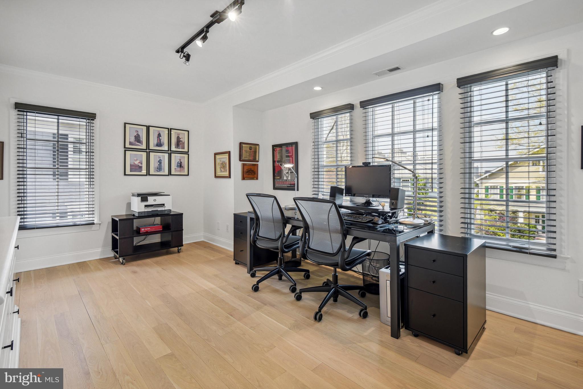 CHEVY CHASE - Residential