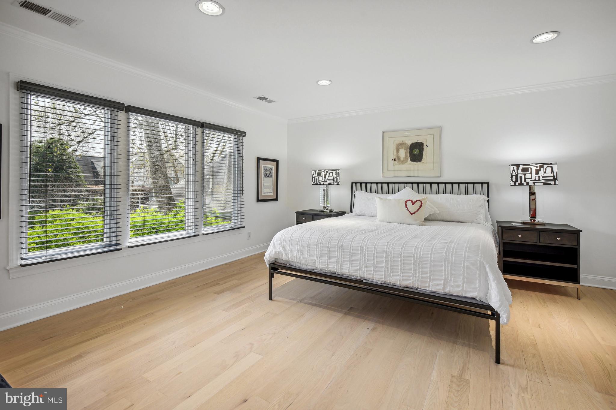 CHEVY CHASE - Residential