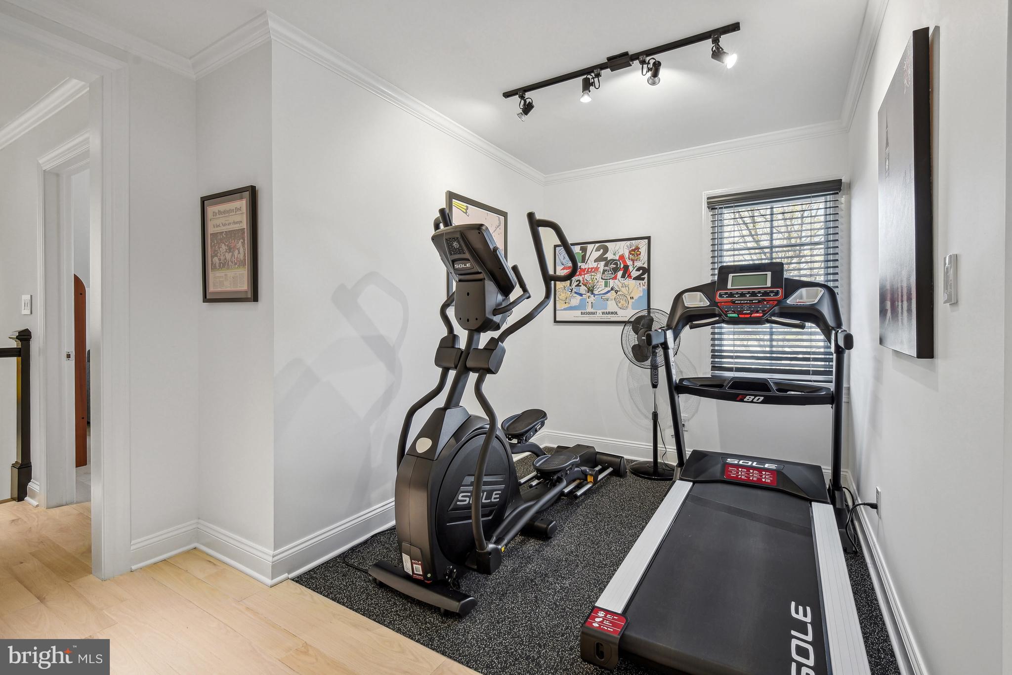 CHEVY CHASE - Residential