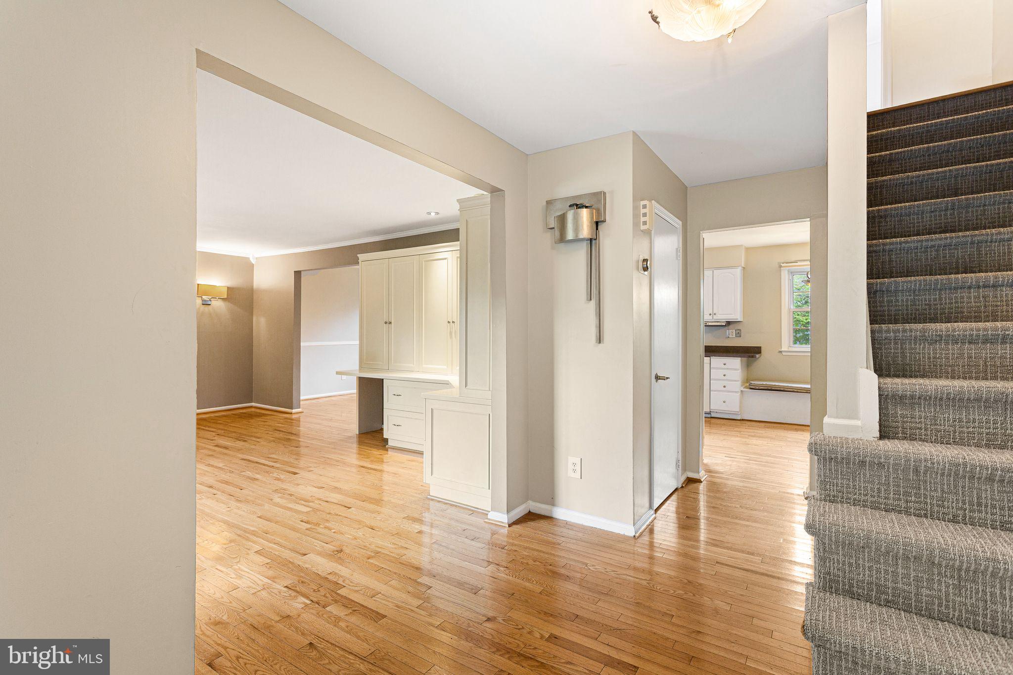 260 VILLAGE COURT