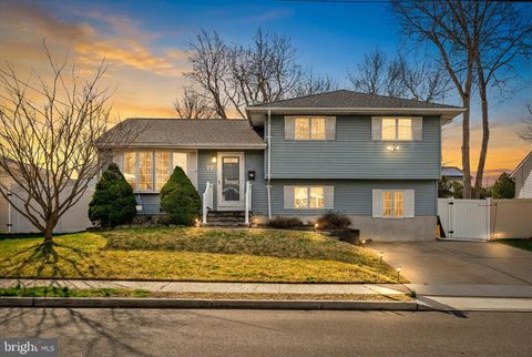 Photo of 77 Gary Drive, HAMILTON, NJ 08690 (MLS # NJME2074180)