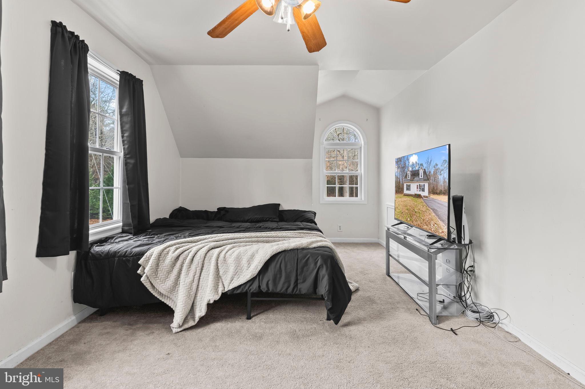 CAROLINE PINES - Residential