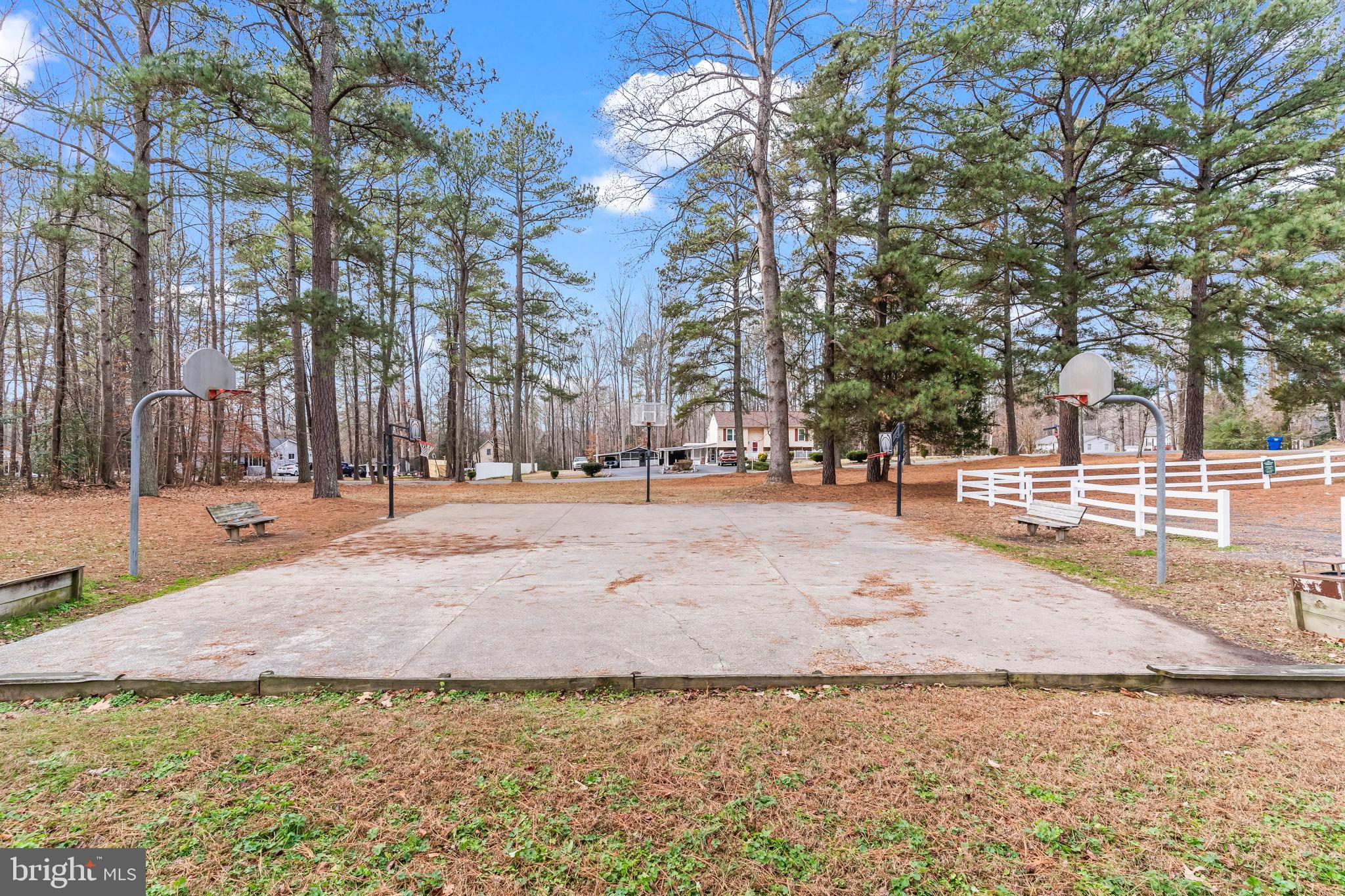 CAROLINE PINES - Residential