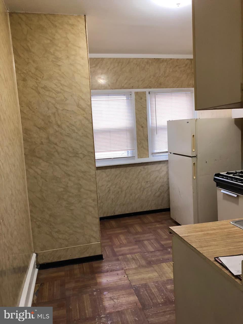 819 E ALLEGHENY AVENUE 2ND FLOOR