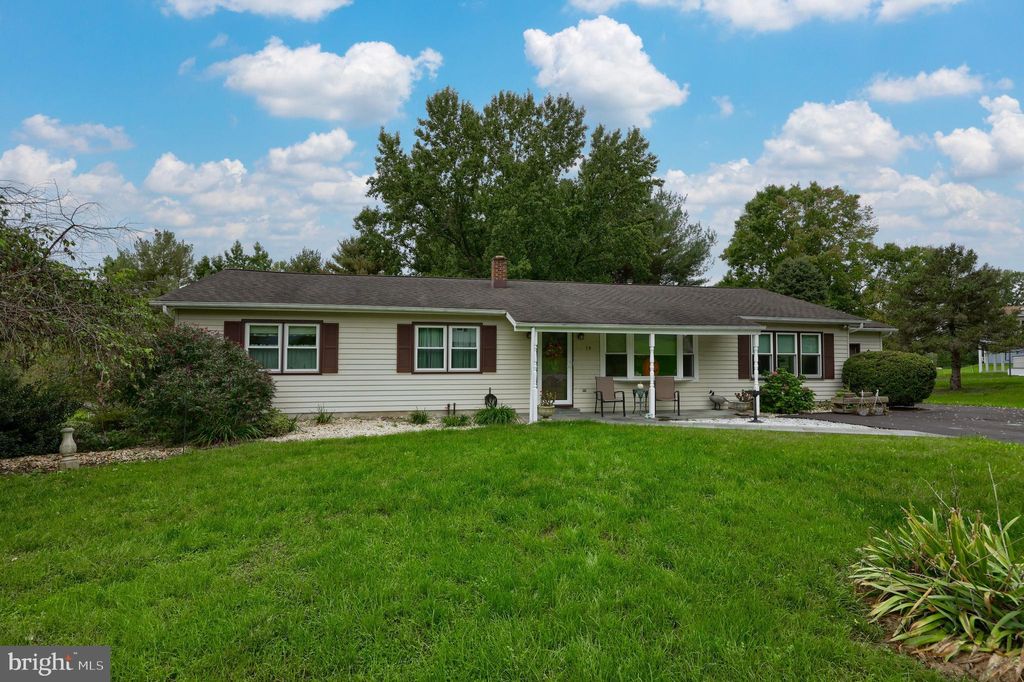 Photo of 19 Apache Lane, Willow Street, PA 17584 (MLS # PALA2057486)