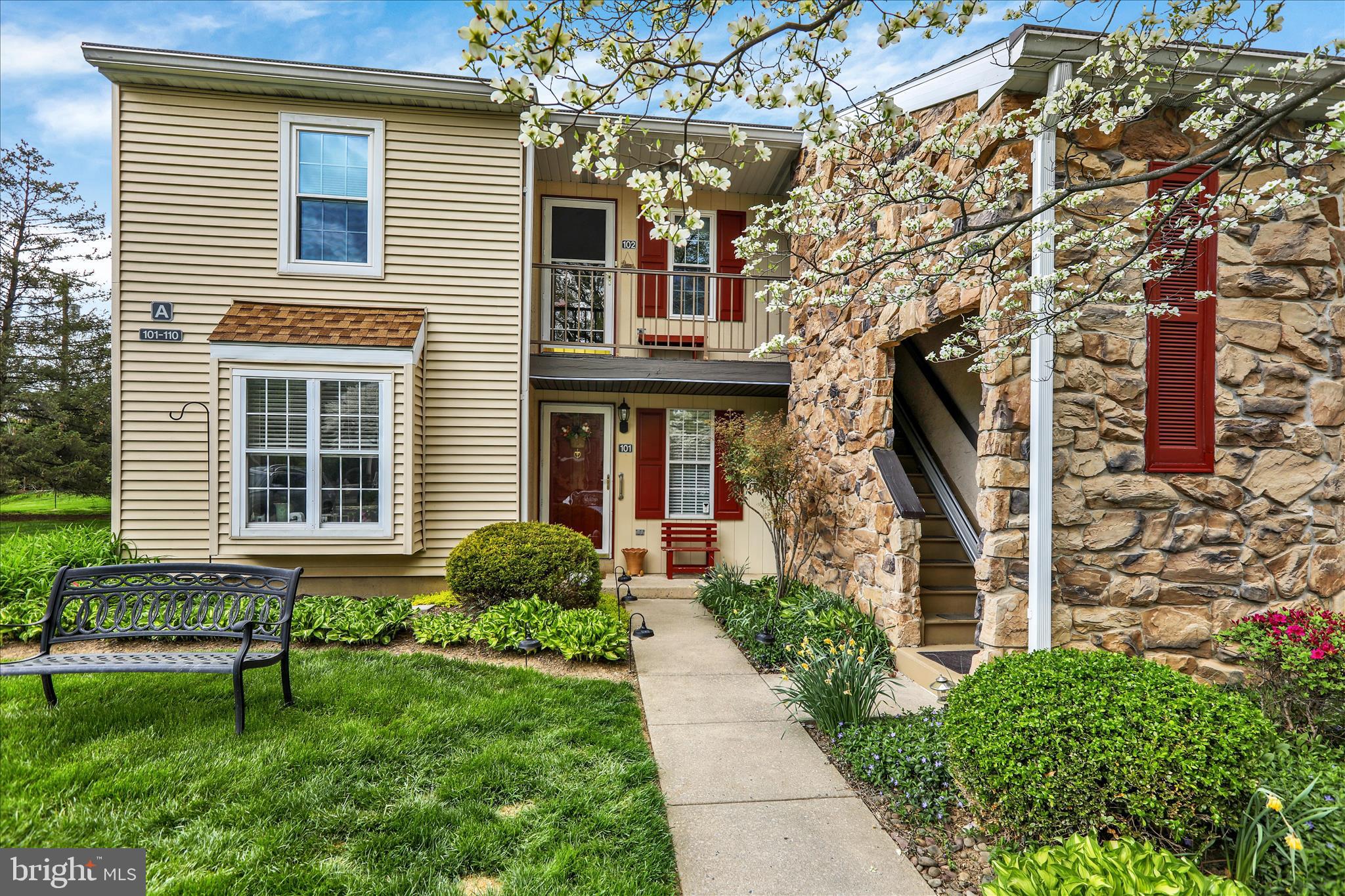 102 VALLEY GREENE CIRCLE