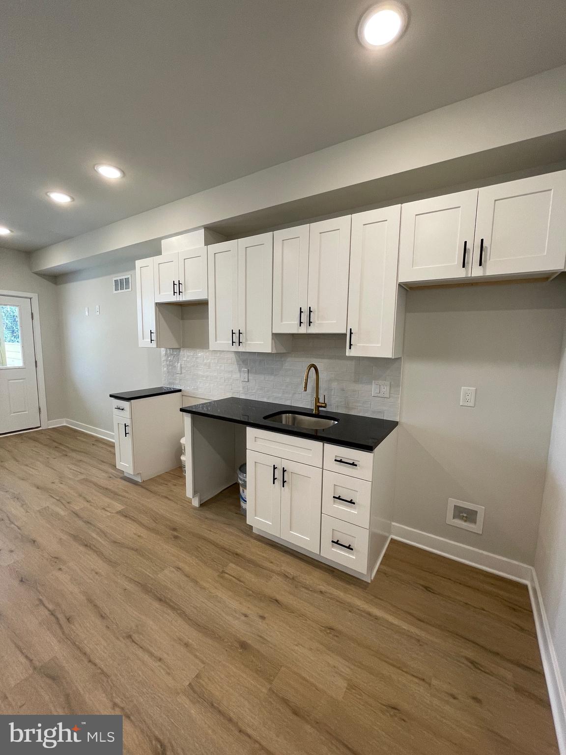 KENSINGTON - Residential Lease