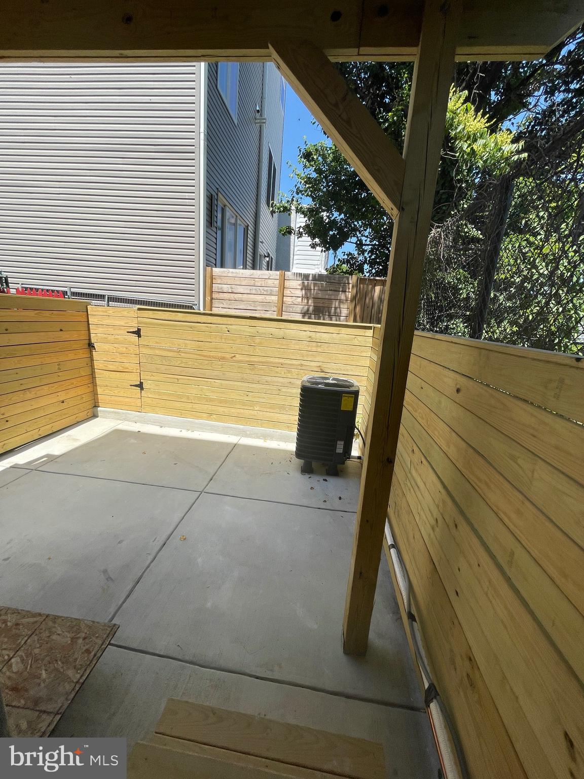 KENSINGTON - Residential Lease