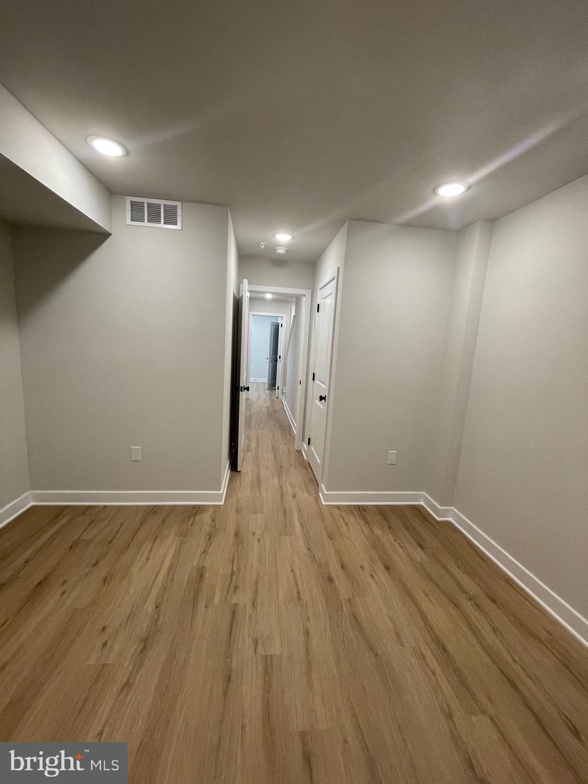 KENSINGTON - Residential Lease