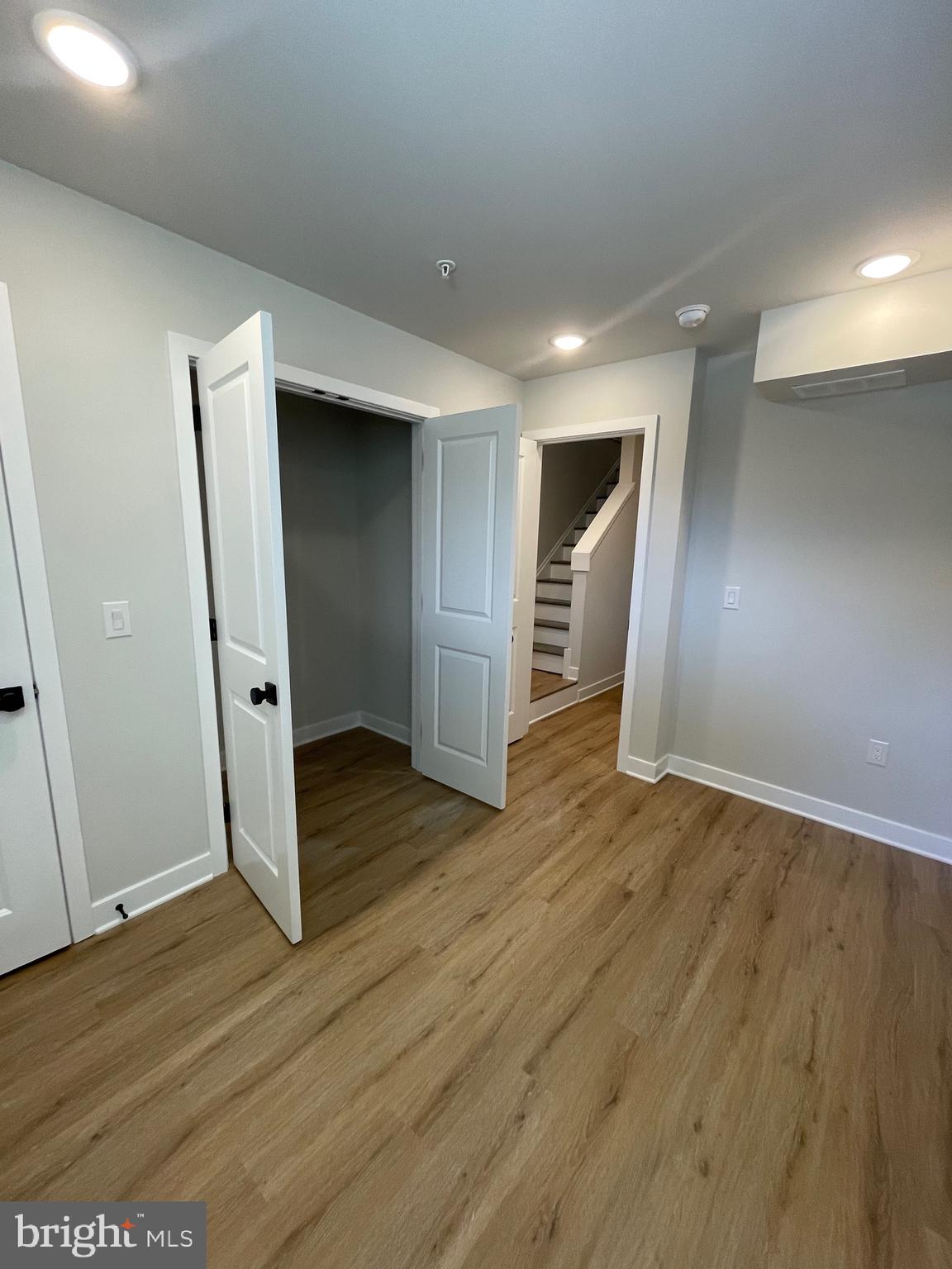 KENSINGTON - Residential Lease