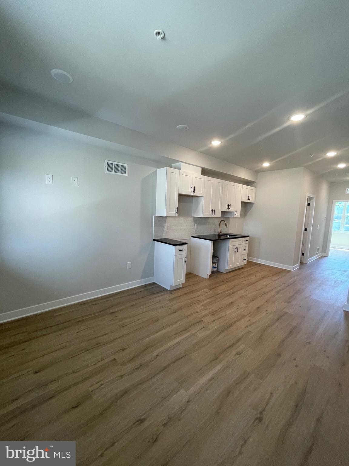 KENSINGTON - Residential Lease