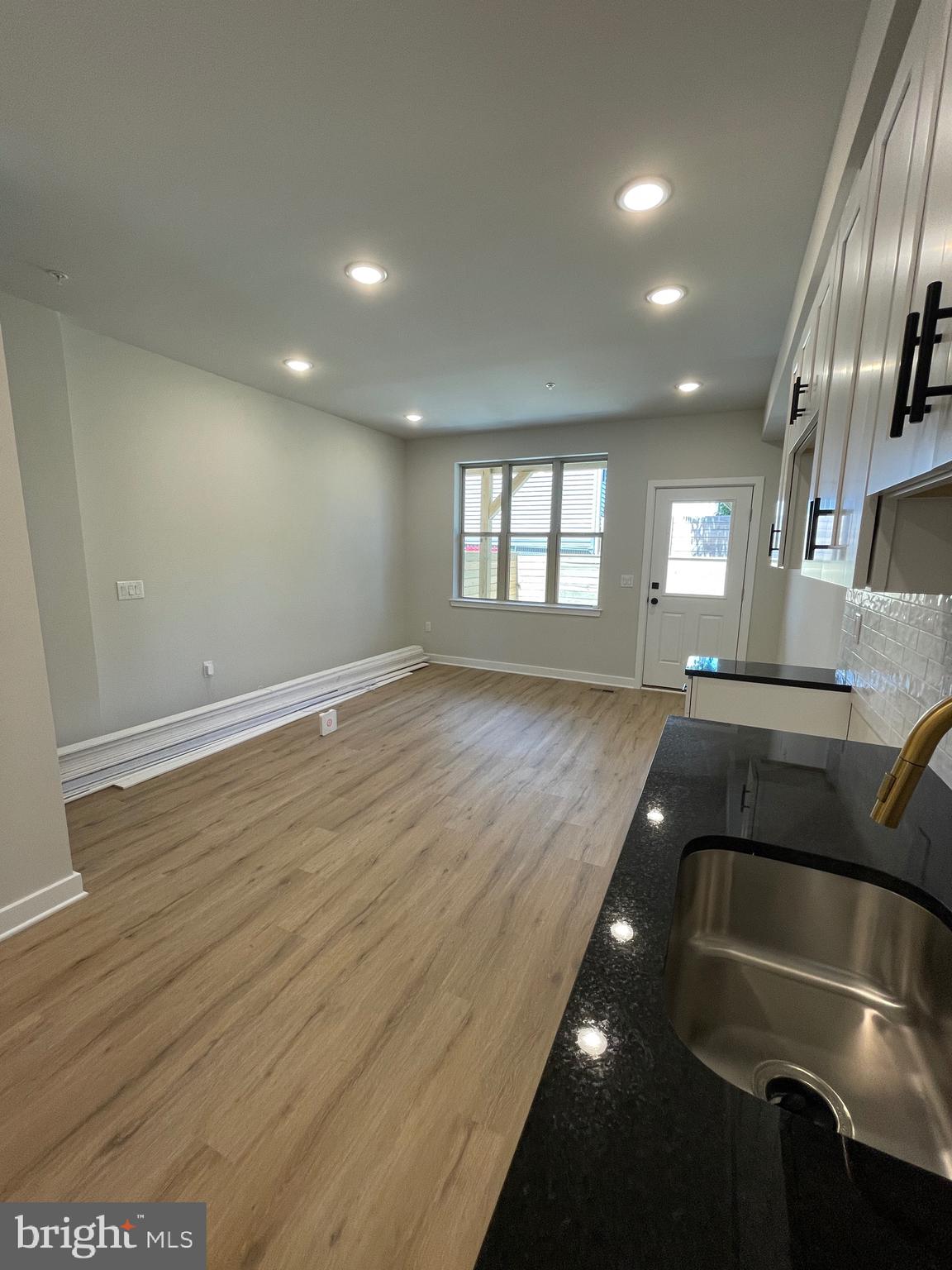 KENSINGTON - Residential Lease