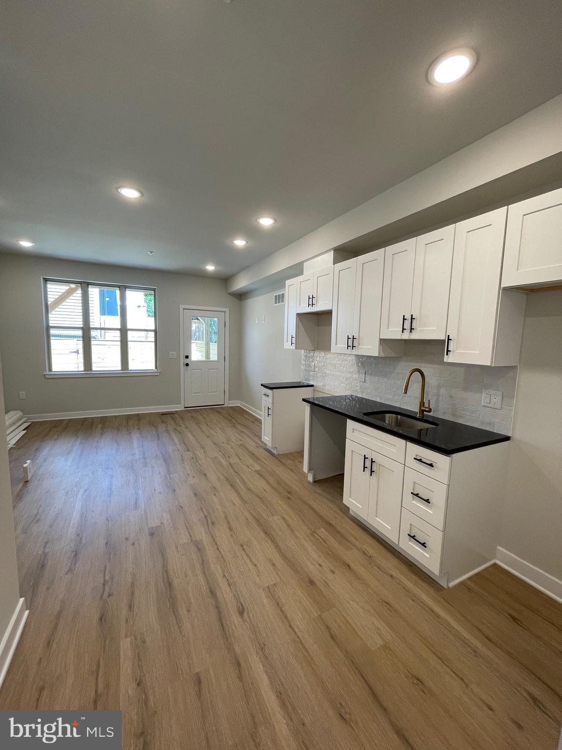 KENSINGTON - Residential Lease