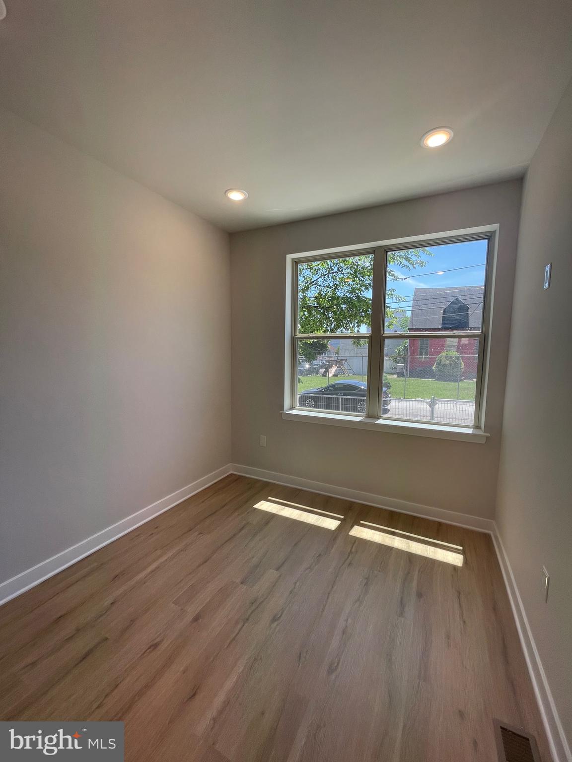 KENSINGTON - Residential Lease